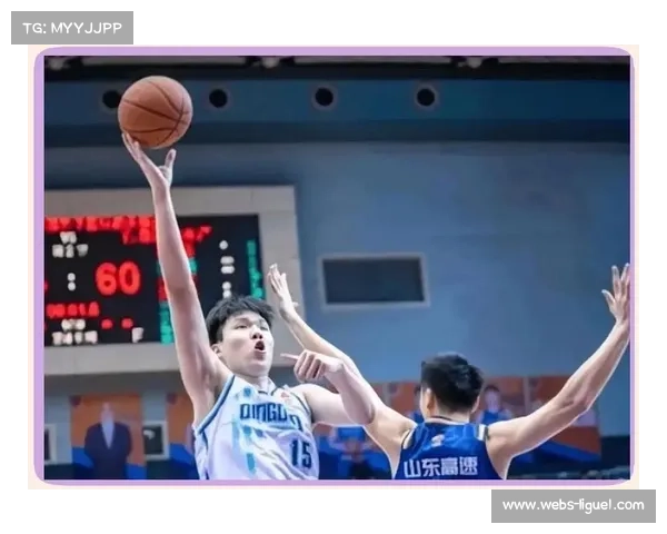 老将周鹏的双重角色：球员兼教练的新挑战